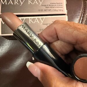 Mary Kay Cream Lipstick-Mocha Freeze